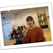 2020 FÜP Blick hinter die Kulissen_Gebärde.png